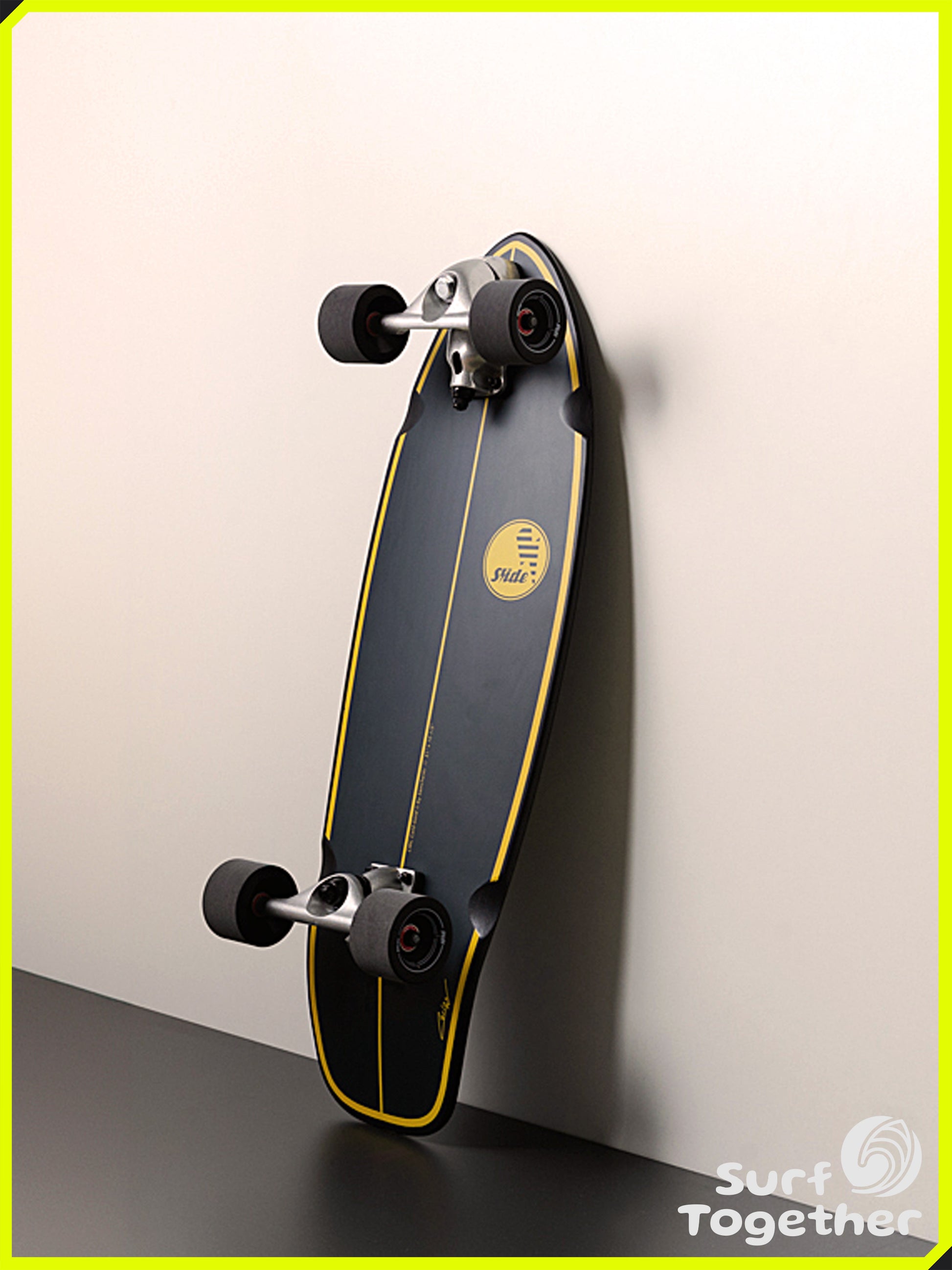 Vista desde Abajo apoyada | Slide CMC Cold Gold 31” SurfSkate
