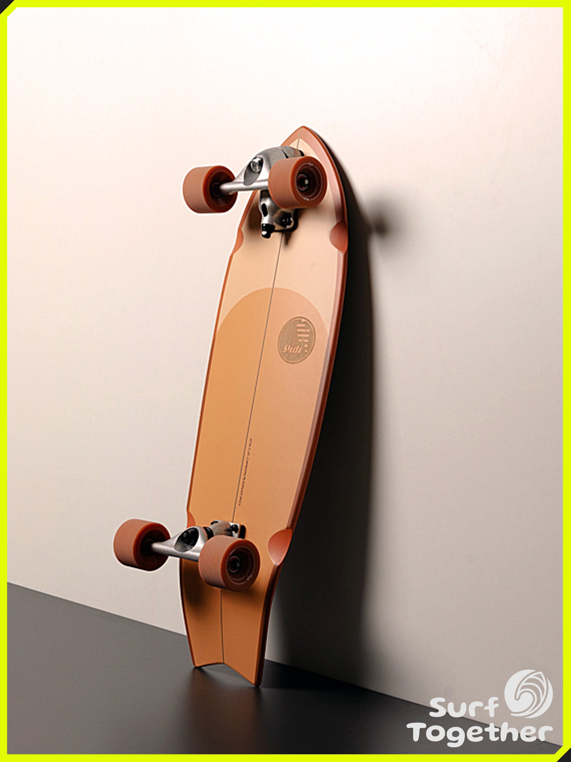 Vista desde Abajo apoyada | Slide | Fish 3/4 Patch 32” SurfSkate