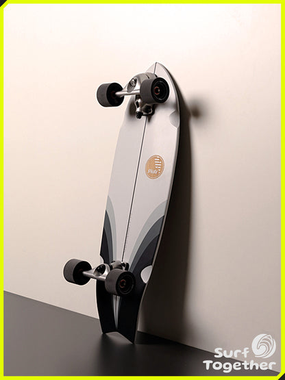 Vista desde Abajo apoyada | Slide | Fish Tech Tonic 32” SurfSkate