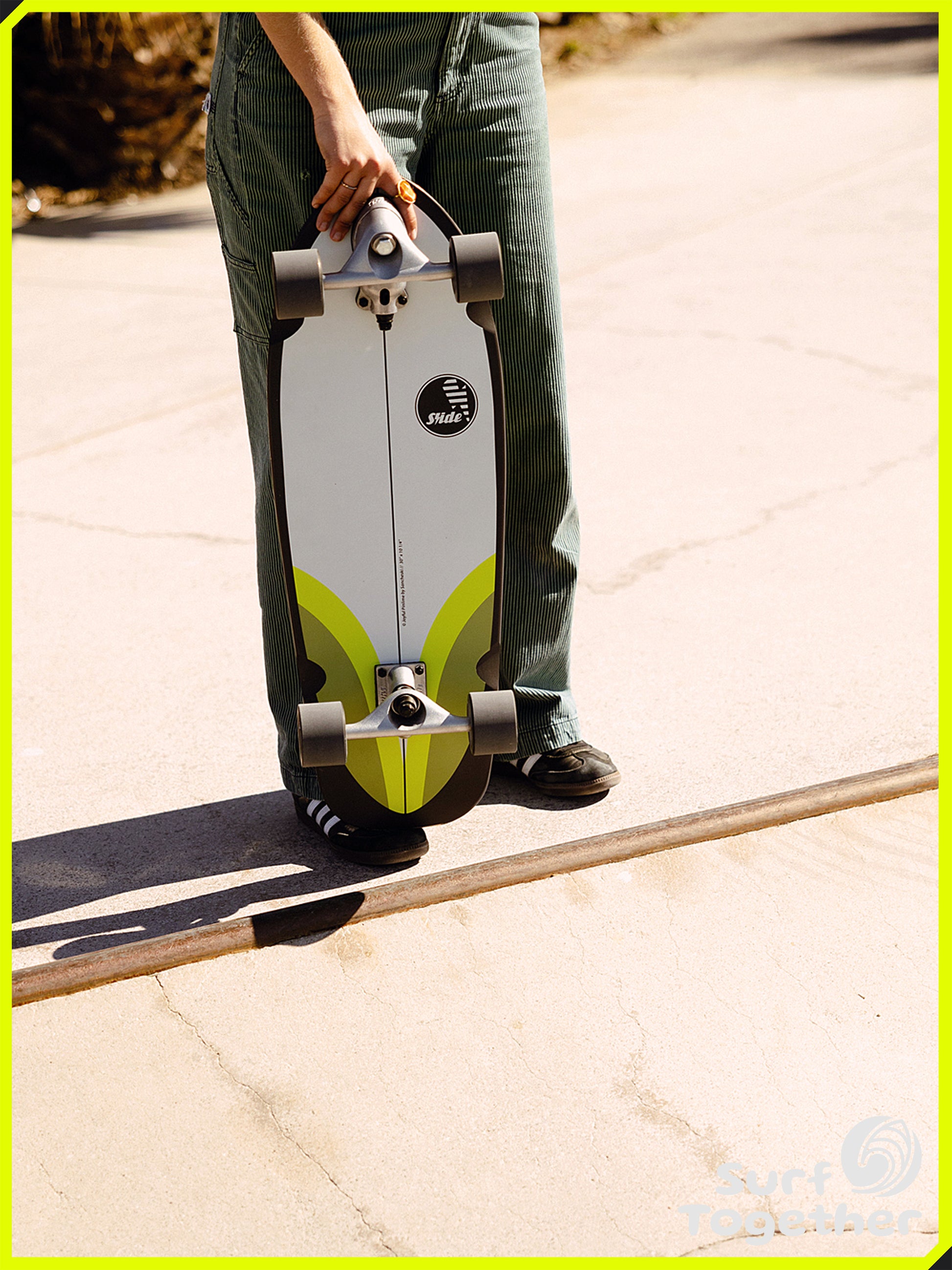 Vista desde Abajo | Slide Joyful Pinlime 30” SurfSkate | En manos del Skater