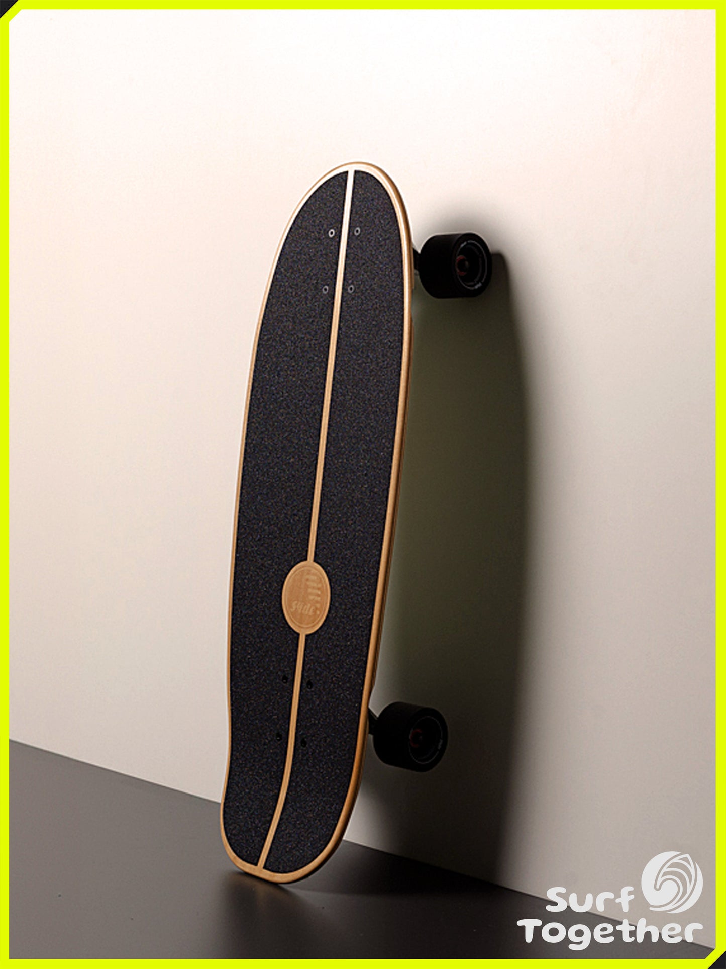 Vista desde Arriba apoyada | Slide Gussie Avalanche 31" SurfSkate