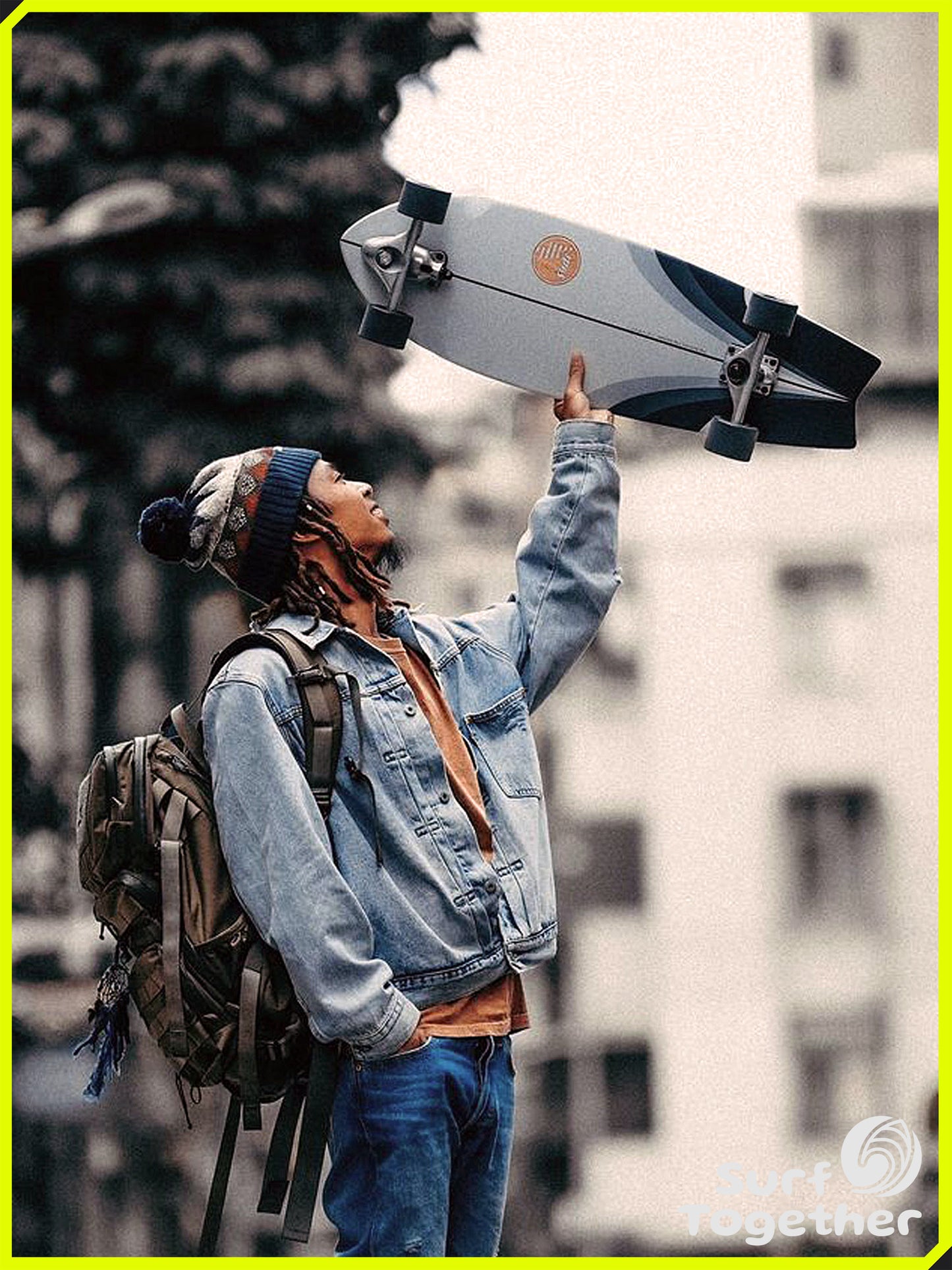 Estilo de Vida | Slide | Fish Tech Tonic 32” SurfSkate | Birdy Nio FS - @birdynio - Sosteniendo el SurfSkate